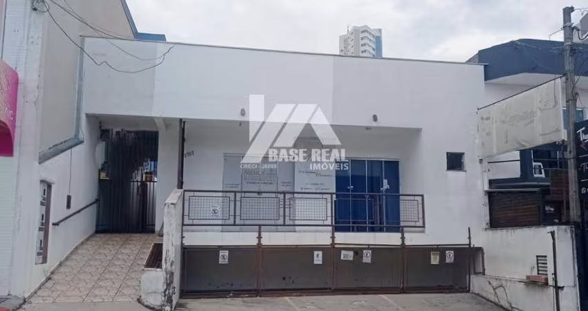 CASA E SALA COMERCIAL NO CENTRO