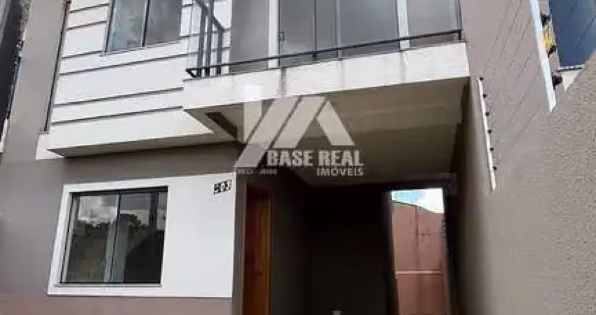 Sobrado novo com 3 quartos em localização privilegiada