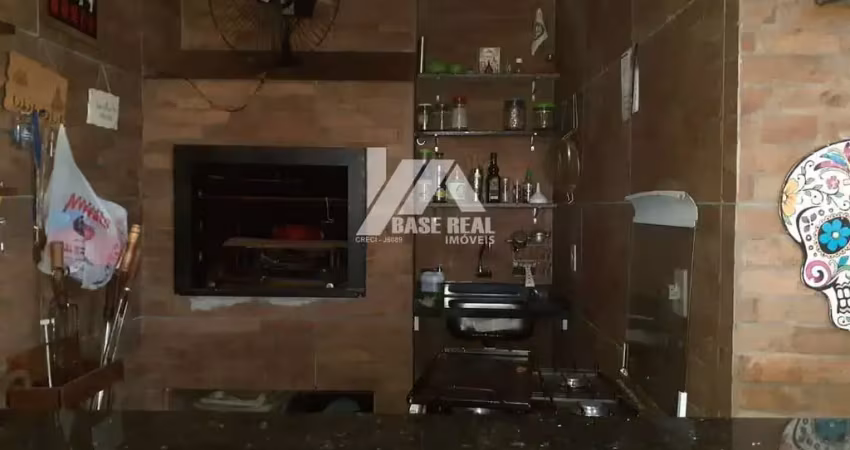 Casa com 3 quartos à venda na Rua Vieira Fazenda, Uvaranas, Ponta Grossa
