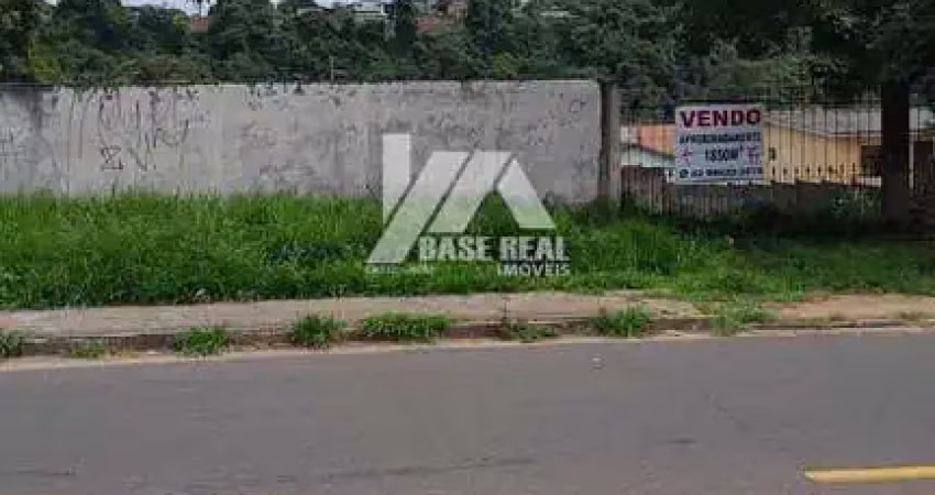 Oportunidade única: 4 terrenos à venda com 1850 metros quadrados - saída para todas as ruas