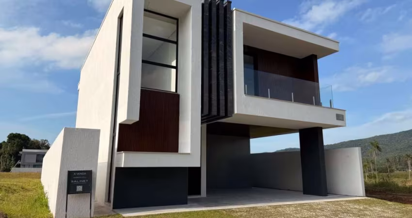 Casa para Venda em Porto Belo, Vivapark Porto Belo, 3 dormitórios, 3 suítes, 5 banheiros, 2 vagas