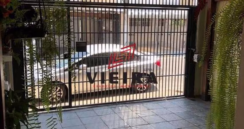 SOBRADO  PRONTO PARA MORAR COM PORTÃO AUTOMÁTICO.