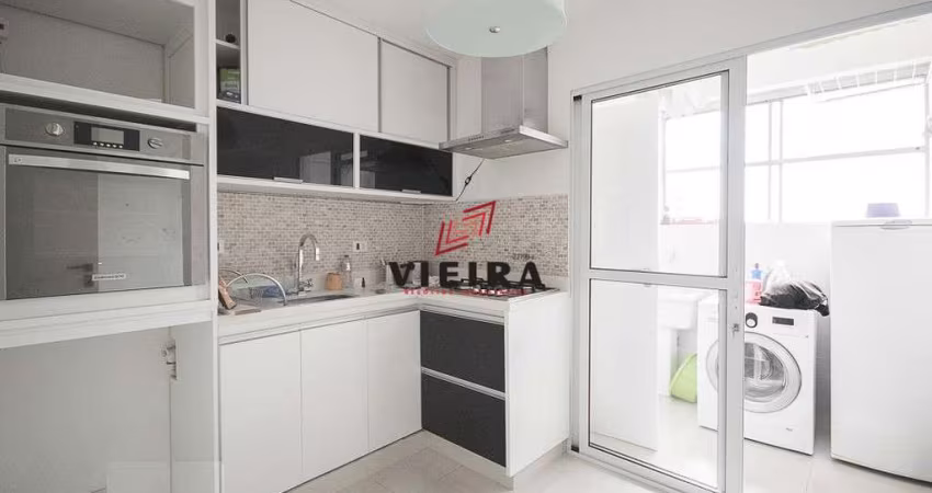 LINDO APARTAMENTO TOTALMENTE REFORMADO.