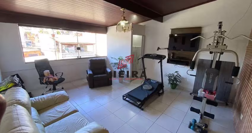 LINDO SOBRADO COM TERRAÇO E EDÍCULA