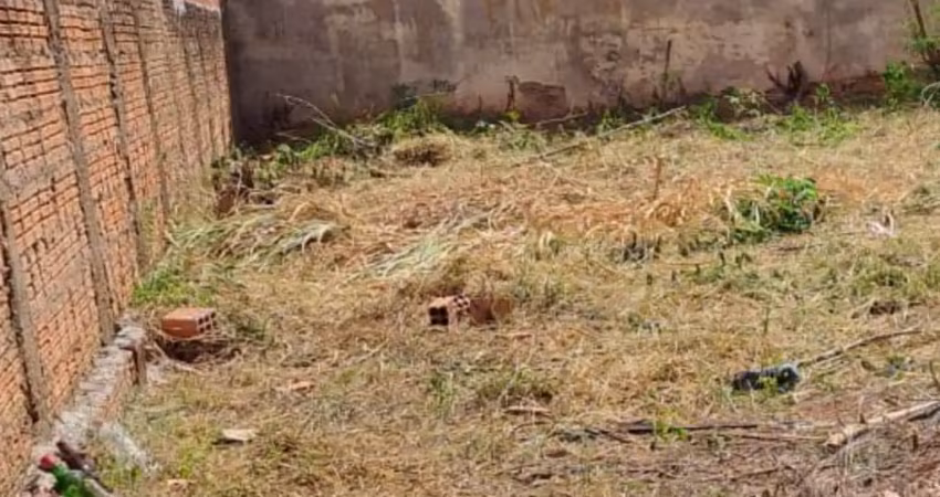 Terreno em ótima localização,  plano , murado,  pronto para construir.