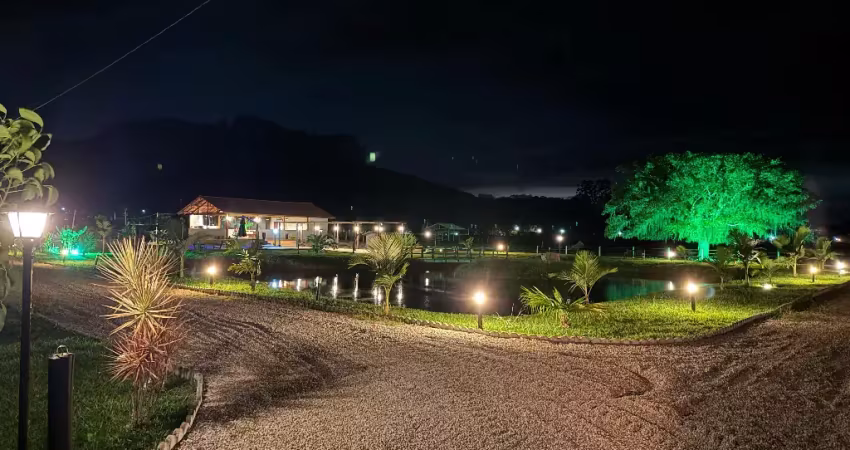 Maravilhoso sítio em tijucas/sc com grande salão de festas e piscina