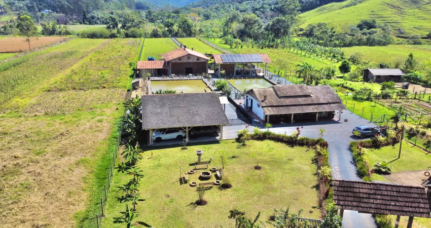 Porteira fechada! sítio de 12.000m² todo equipado pronto para morar