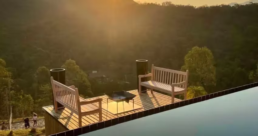 Sítio de alta padrão com por do sol de tirar o fôlego em canelinha-sc