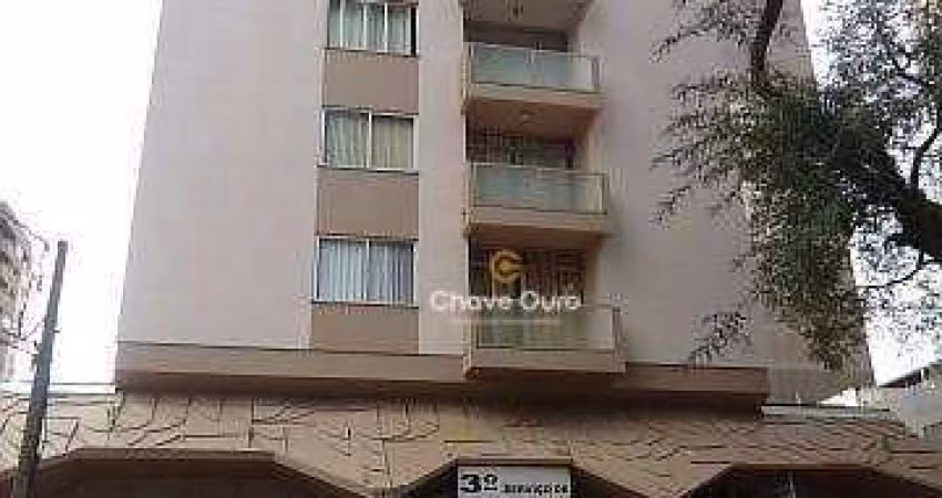 Apartamento à Venda no Centro: 1 Suíte + 2 Quartos, 2 Vagas e Conveniência Total!