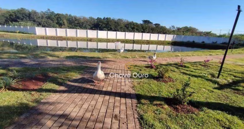 Terreno à venda em condomínio fechado Colina do Lago