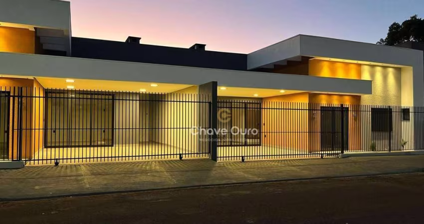 Casa com 3 dormitórios à venda, 130 m² por R$ 630.000,00 - Jardim Coopagro - Toledo/PR