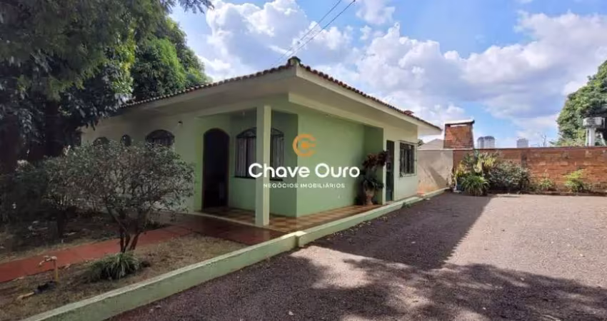 Casa com 3 quartos à venda no Centro, Cascavel 
