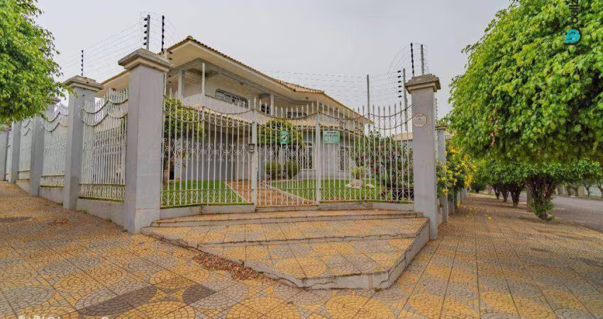 Sobrado com 4 dormitórios à venda, 530 m² por R$ 2.700.000,00 - Country - Cascavel/PR