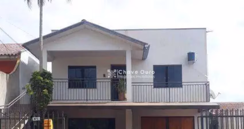 Sobrado à venda, 252 m² por R$ 700.000,00 - Santa Felicidade - Cascavel/PR