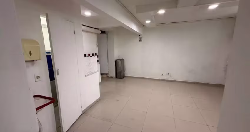 Sala comercial para alugar na Avenida Nossa Senhora da Glória, Praia Campista, Macaé