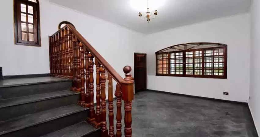 Casa com 3 quartos para alugar na Rua Ipiranga, 01, Vila Rosália, Guarulhos