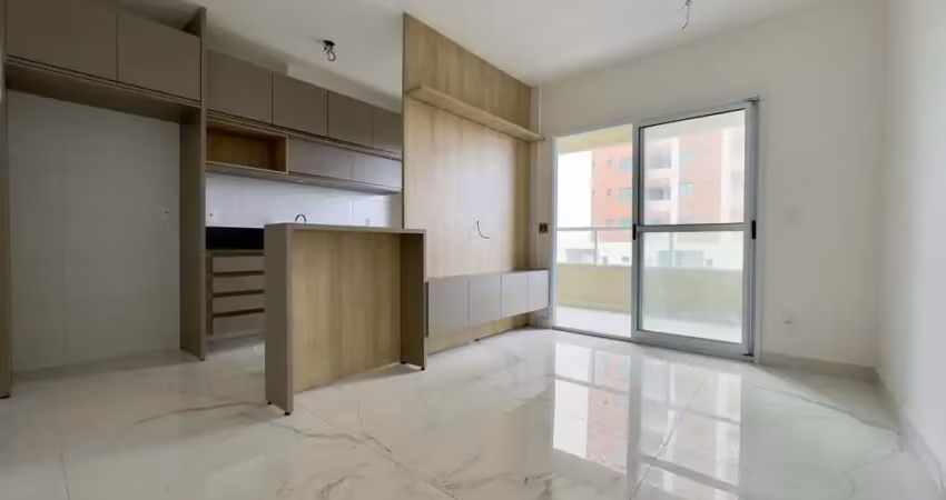 Apartamento 2 quartos com varanda, vaga e móveis fixos ao lado do parque shoppin