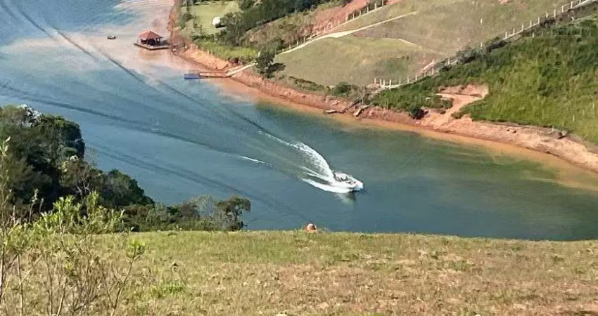 Terreno à venda no Centro, Igaratá 
