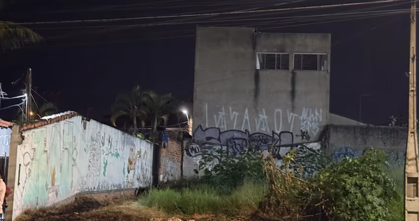 Terreno localizado na avenida adão pereira de camargo ao lado número 534