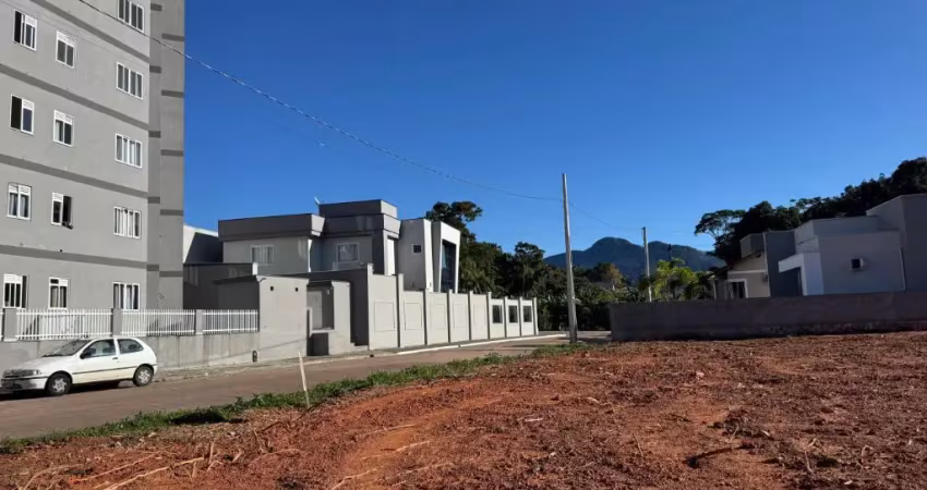Vendo terreno amplo e plano com 822 m², bairro rio morto - em indaial