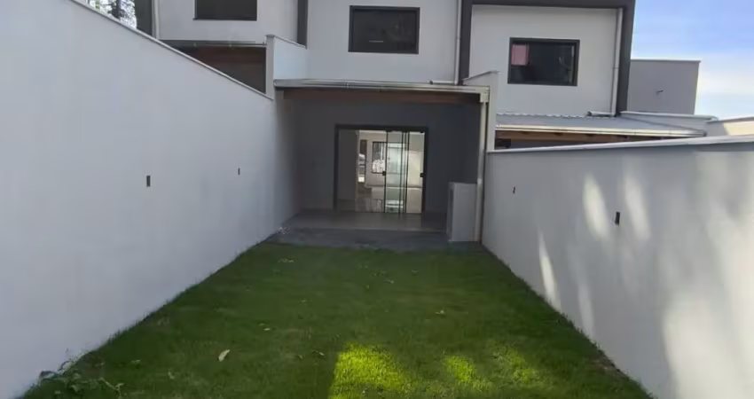 Vendo sobrado  de 02 dormitórios sendo ambos suítes - bairro badenfurt