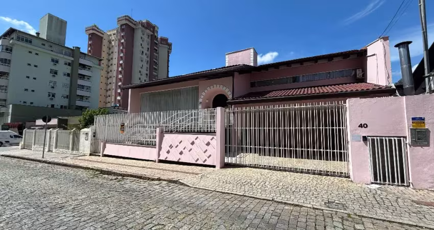 Alugo ótima sala comercial com 200m² - no bairro ponta aguda