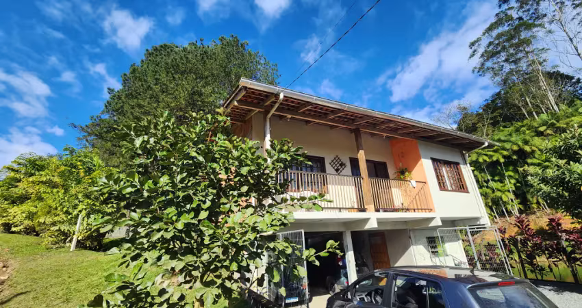 Vendo casa em meio a natureza!!! - no centro de rio dos cedros