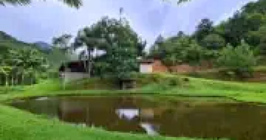 Vendo sitio com 5 lagoas e galpão de eventos - no bairro progresso