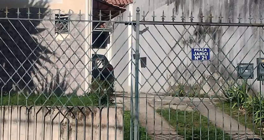 Ótimo casa tipo sobrado com rgi próximo a todo comercio e condução