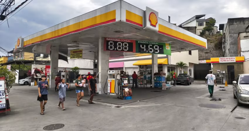 Oportunidade única:  de posto de gasolina, 10 salas e 4 lojas  para venda