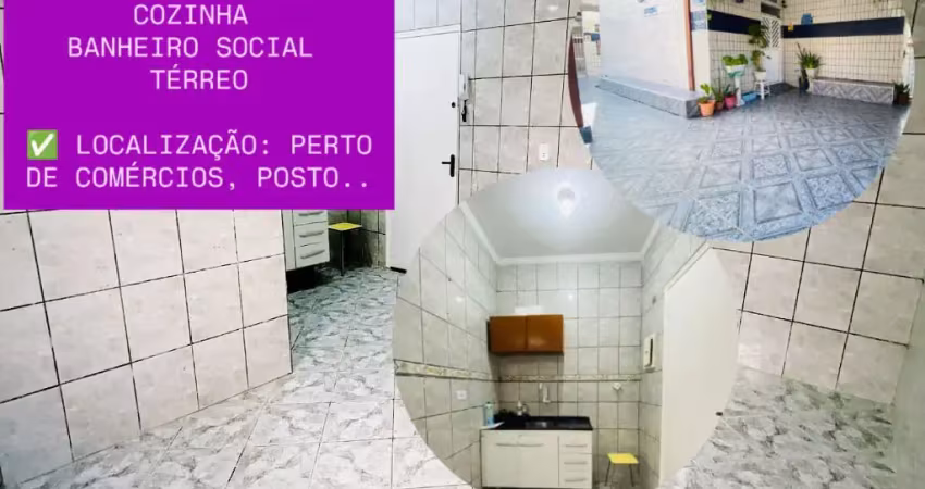 Kit térreo na ocian // 1 dorm + sala, localizada perto de comércios