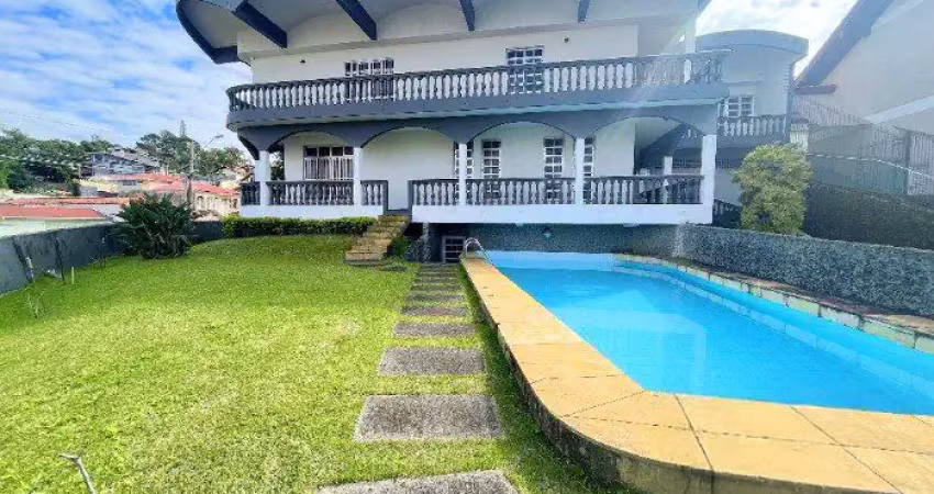Casa bem localizada próximo ao mar em Coqueiros