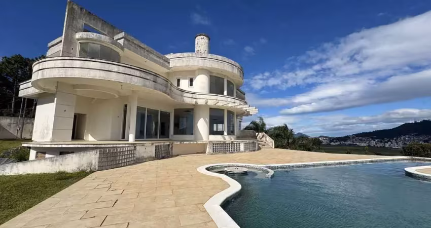 Casa com vista definitiva para o mar, 6 suítes e um potencial incrível de investimento- joão paulo, florianópolis/sc.
