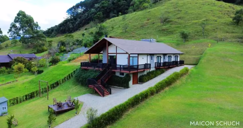 Casa em condomínio com 4 suítes mobiliada e decorada com banheira jacuzzi no condomínio costa da serra, rancho queimado/sc