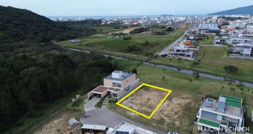Terreno em condomínio fechado, praia dos ingleses, florianópolis/sc.
