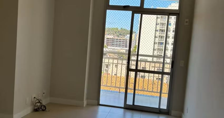 Apartamento no centro de niterói 2 quartos e 1 vaga.