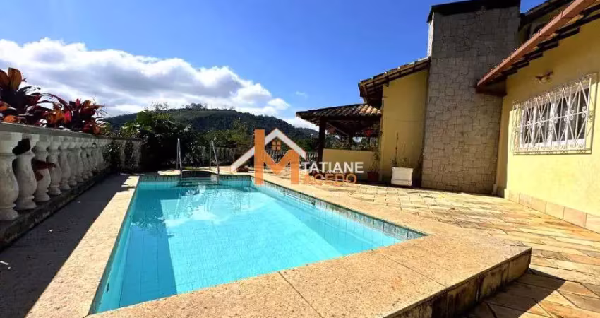 Casa com 3 quartos à venda na Rua Antônio de Oliveira Salazar, Golfe, Teresópolis