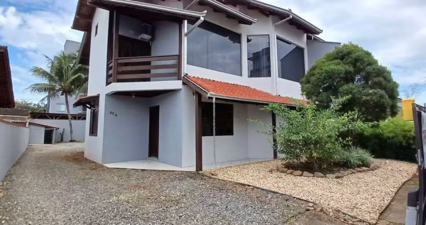 Casa com 3 quartos à venda na Rua Bernardo Welter, 383, Costa e Silva, Joinville
