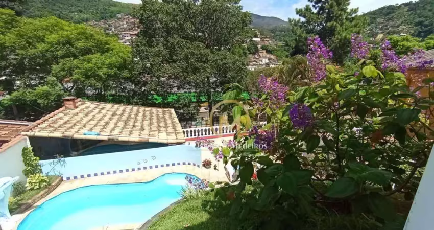 Excelente casa em cascatinha, próximo a comércio em geral,