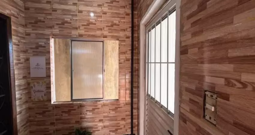 Alugo excelente apartamento de dois quartos no largo do tamarineiro, ótima localização.
