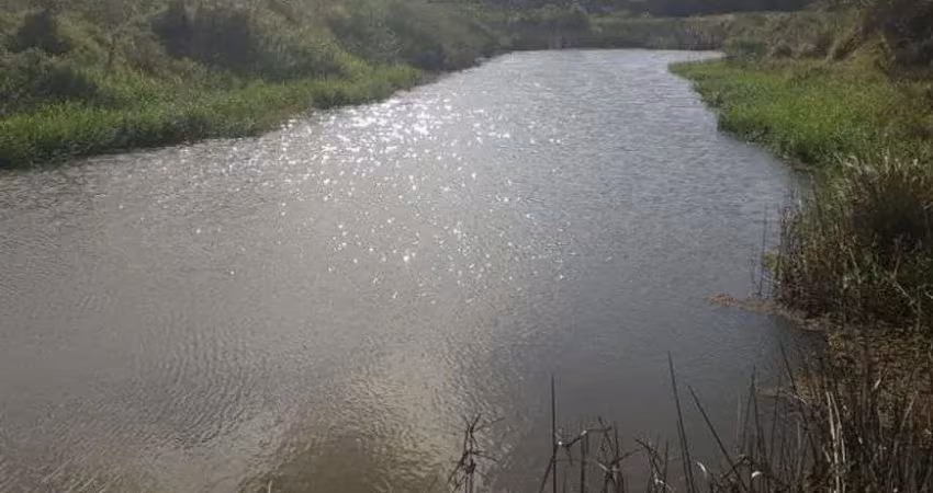 Ótima fazenda em monte alegre com 20 hectares com o rio trairi