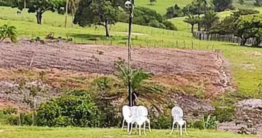 Fazenda com 58 hectares bastante estruturada com várias nascentes água mineral, um paraíso tropical