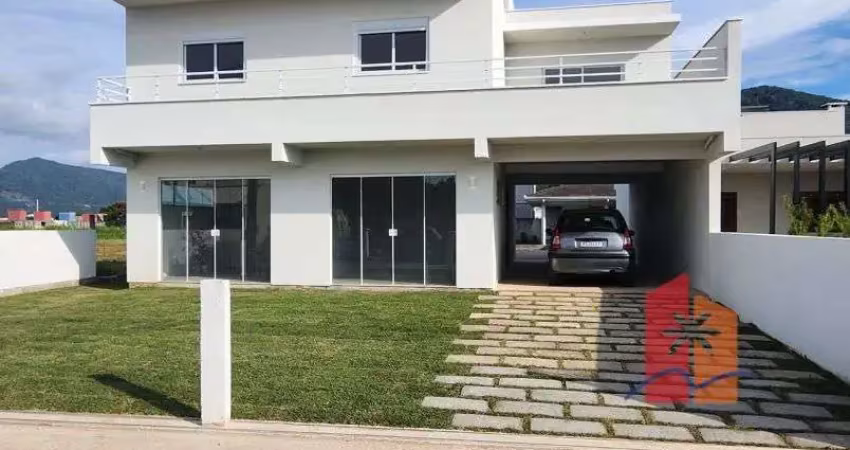 Casa nova 2 pavimentos com 2 lojas comerciais térreas – garopaba/sc