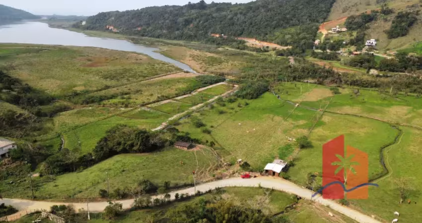 Terreno de 17.829,84m² com vista, energia instalada e potencial de uso múltiplo – macucu, garopaba/sc