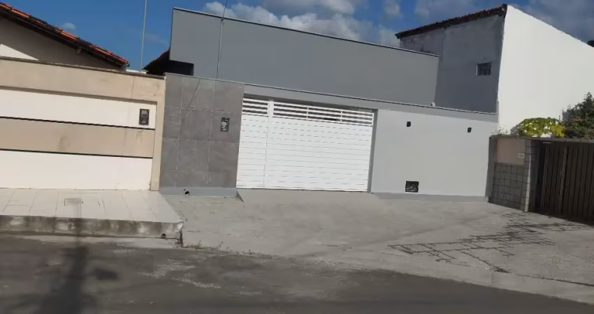 Vrnda excelente casa de condomínio com 8 casas, no parque universitário