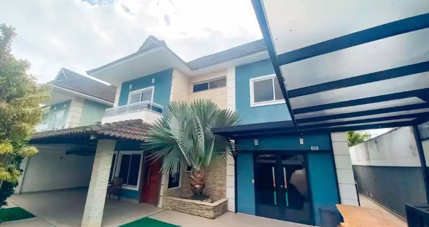 Casa triplex com 270 m², armários e ar (semi mobiliada) em condomínio de alto padrão do recreio dos bandeirantes