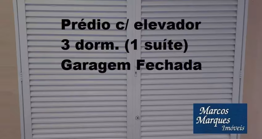 Apartamento com garagem fechada em prédio com elevador no bairro pompeia