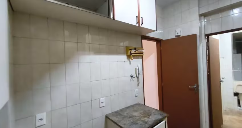 Quadra da praia, no melhor ponto, prédio elegante , salac2 quartos com garagem na escritura