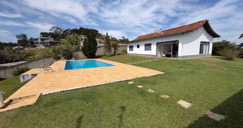 Chácara com vista para a represa em condomínio fechado em igaratá -sp