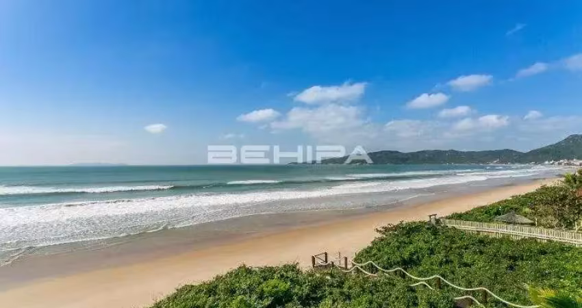 Cobertura duplex beira mar na praia de mariscal em bombinhas